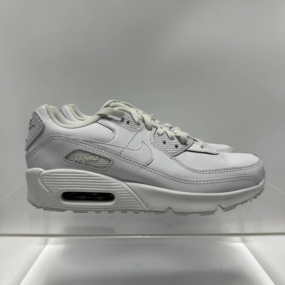 Brand New Nike Air Max 90 GS White Leather HF6358-102 Size 6Y Youth / 7.5 Women
